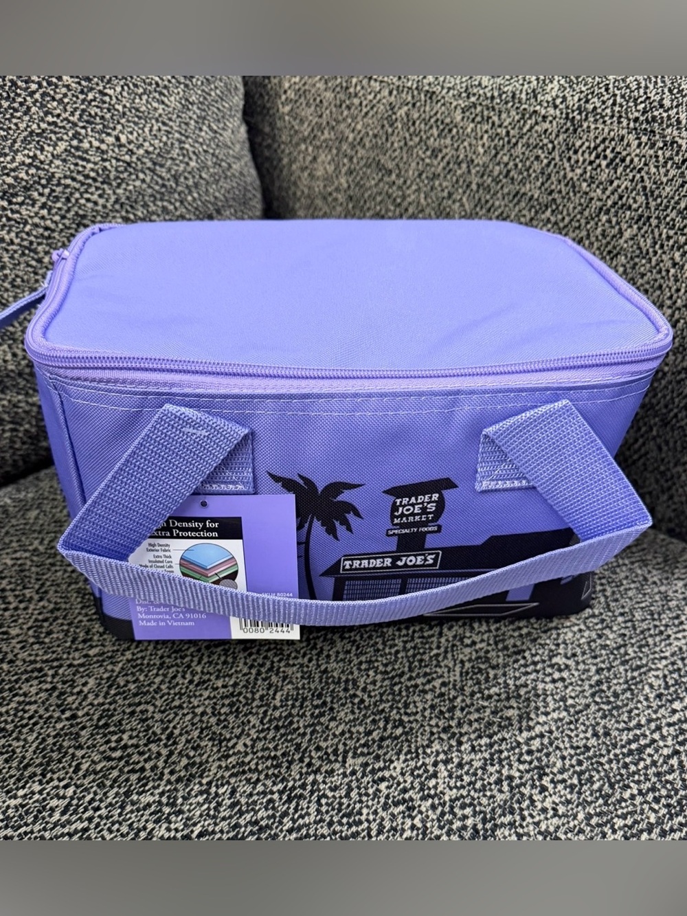 Trader Joe’s Mini Insulated Summer Lunch Bags
MULTIPLE COLORS AVAILABLE - Picture 5 of 8